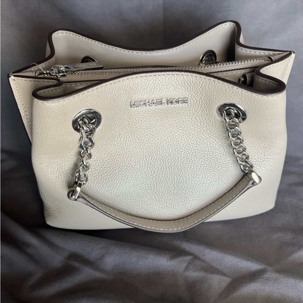 Brand new Michael Kors matching purse and wallet set